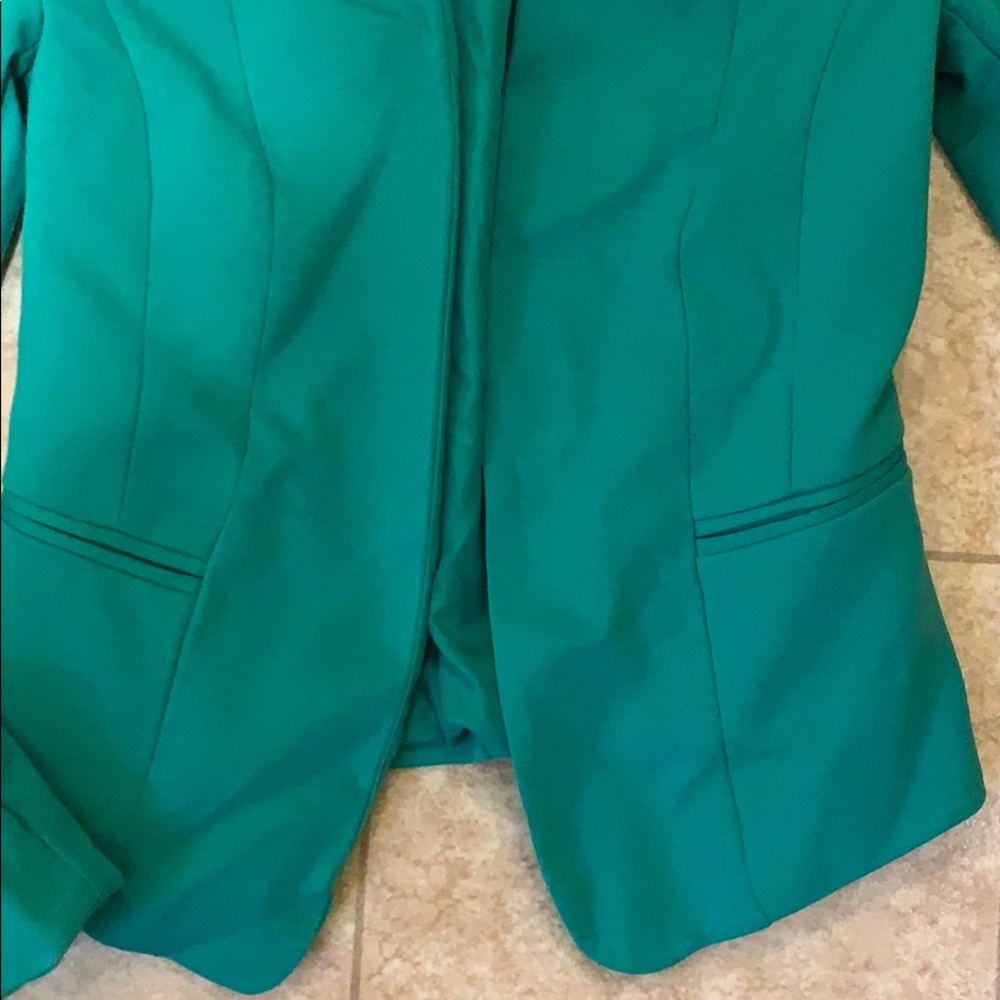 Blazer - Picture 3 of 5